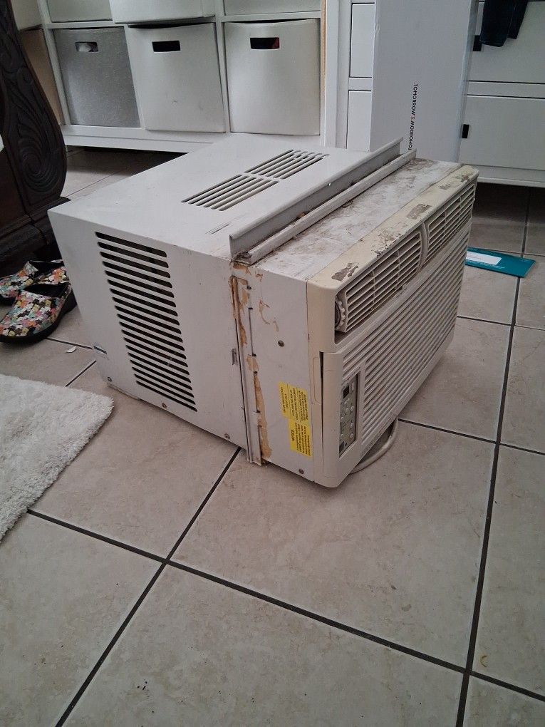 AC Window Unit