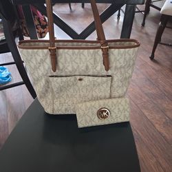 Used  a Few Times Michael Kors Brown Signature Large Purse With Matching Wallet  MK