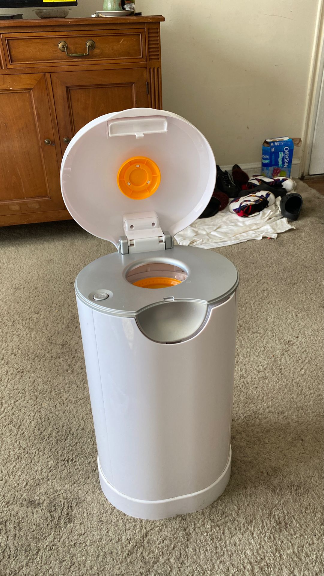 Munchkin PAIL Diaper Pail, Powered by Arm & Hammer