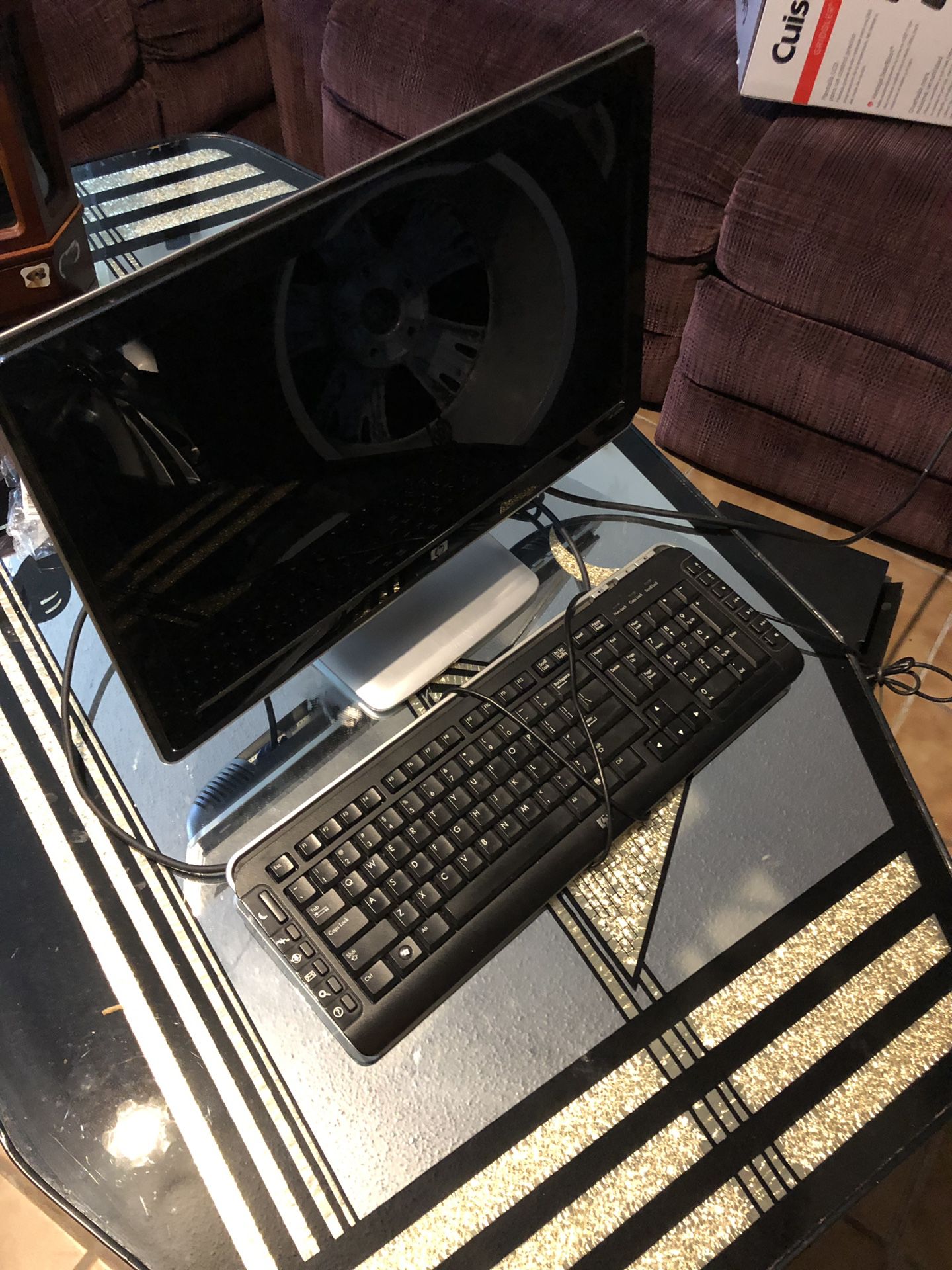 HP monitor with keyboard mint condition..