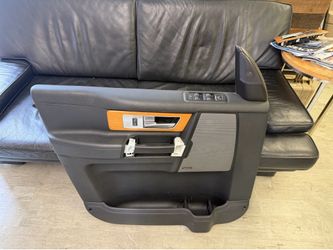 2014-2016 Land Rover LR4 driver front door panel