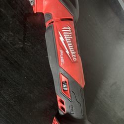 Milwaukee Multitool 