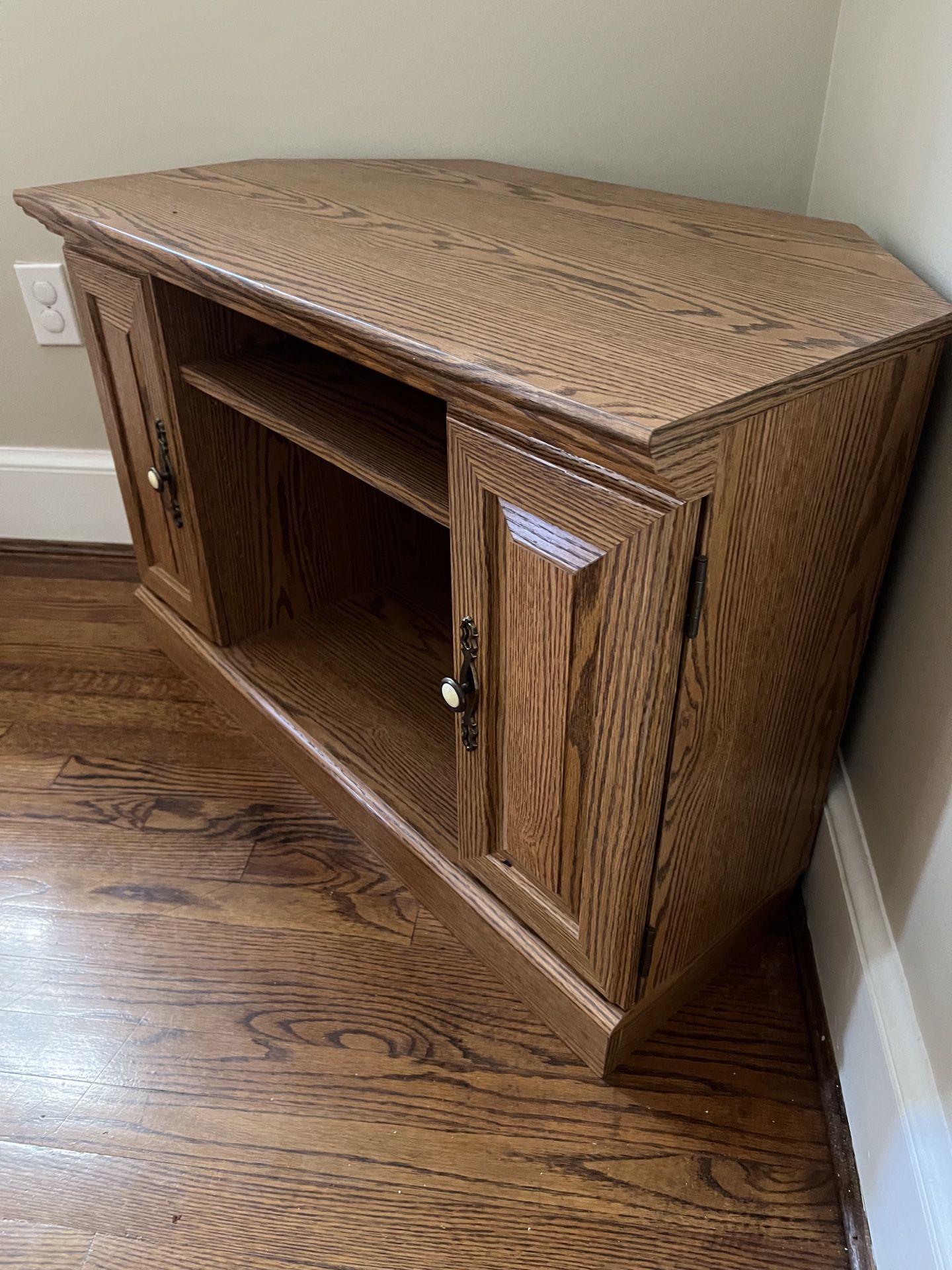 Corner cabinet - new condition