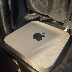 Apple Mini Desktop Computer