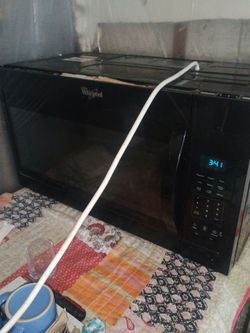 Microwave and stove color white For stove black For microwave