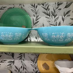 Vintage Pyrex Teal Butterprint Bowl