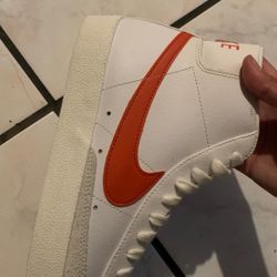 NIKE SHOES