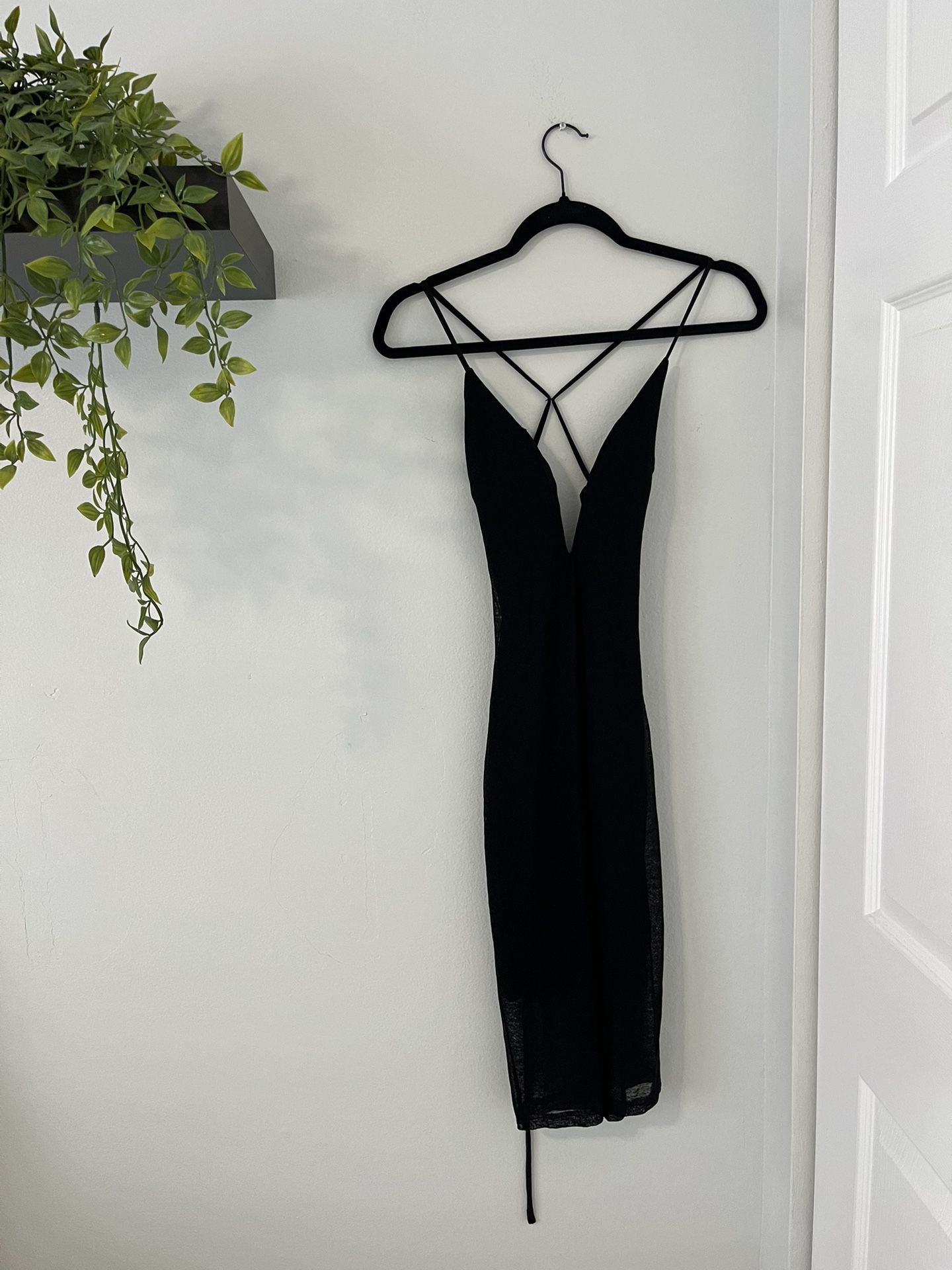 FashionNova V-Neck Mesh Black Dress / S