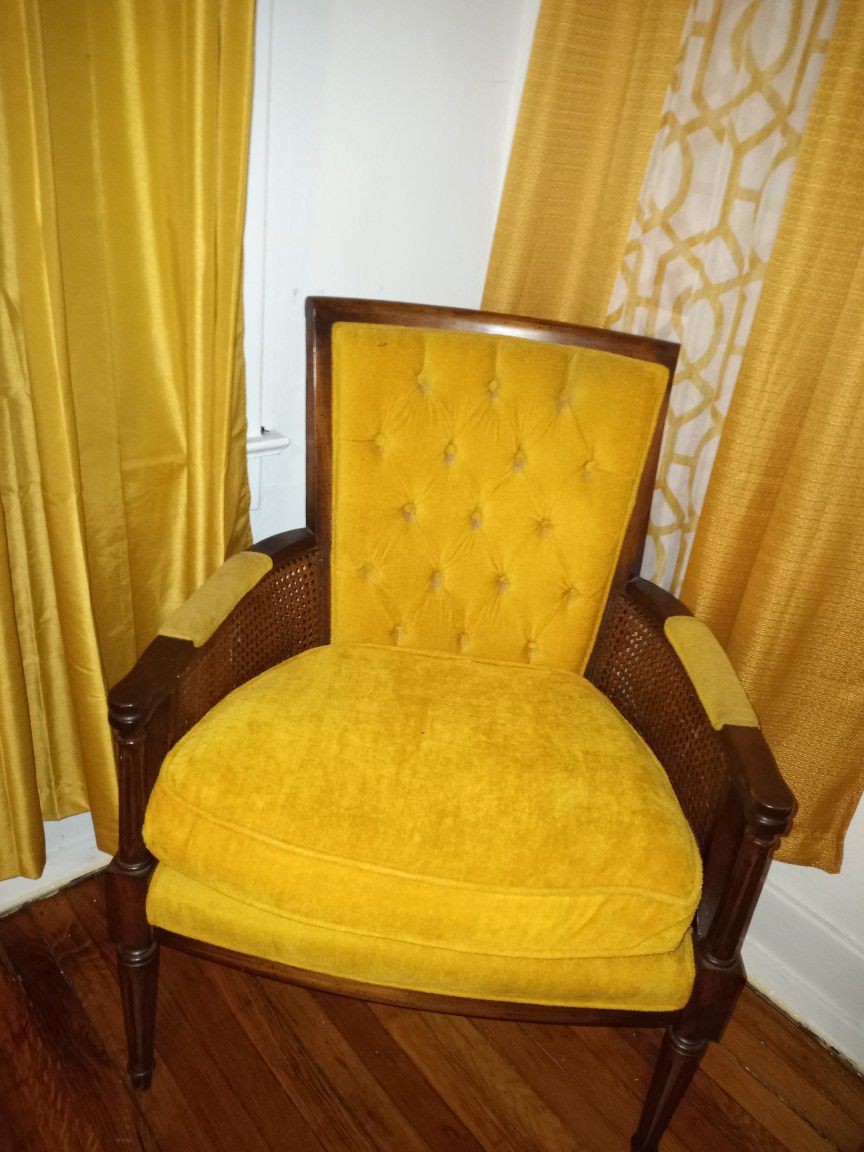 2 antique mustand yellow chairs