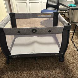 Graco play pen