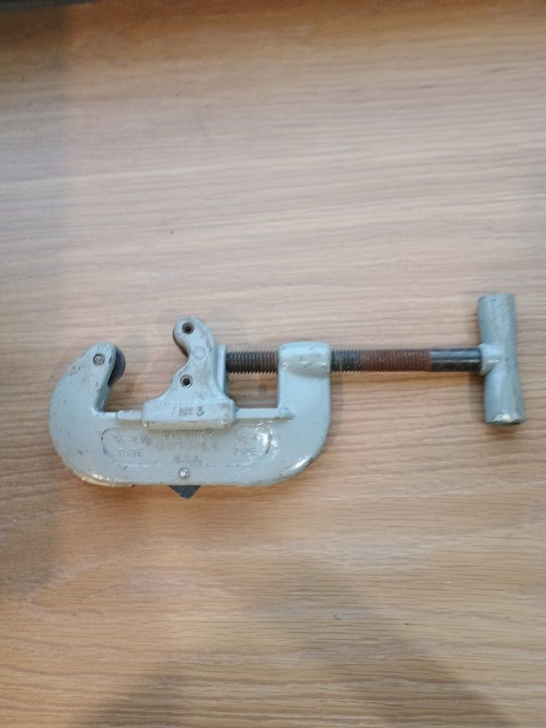 Pipe Cutter