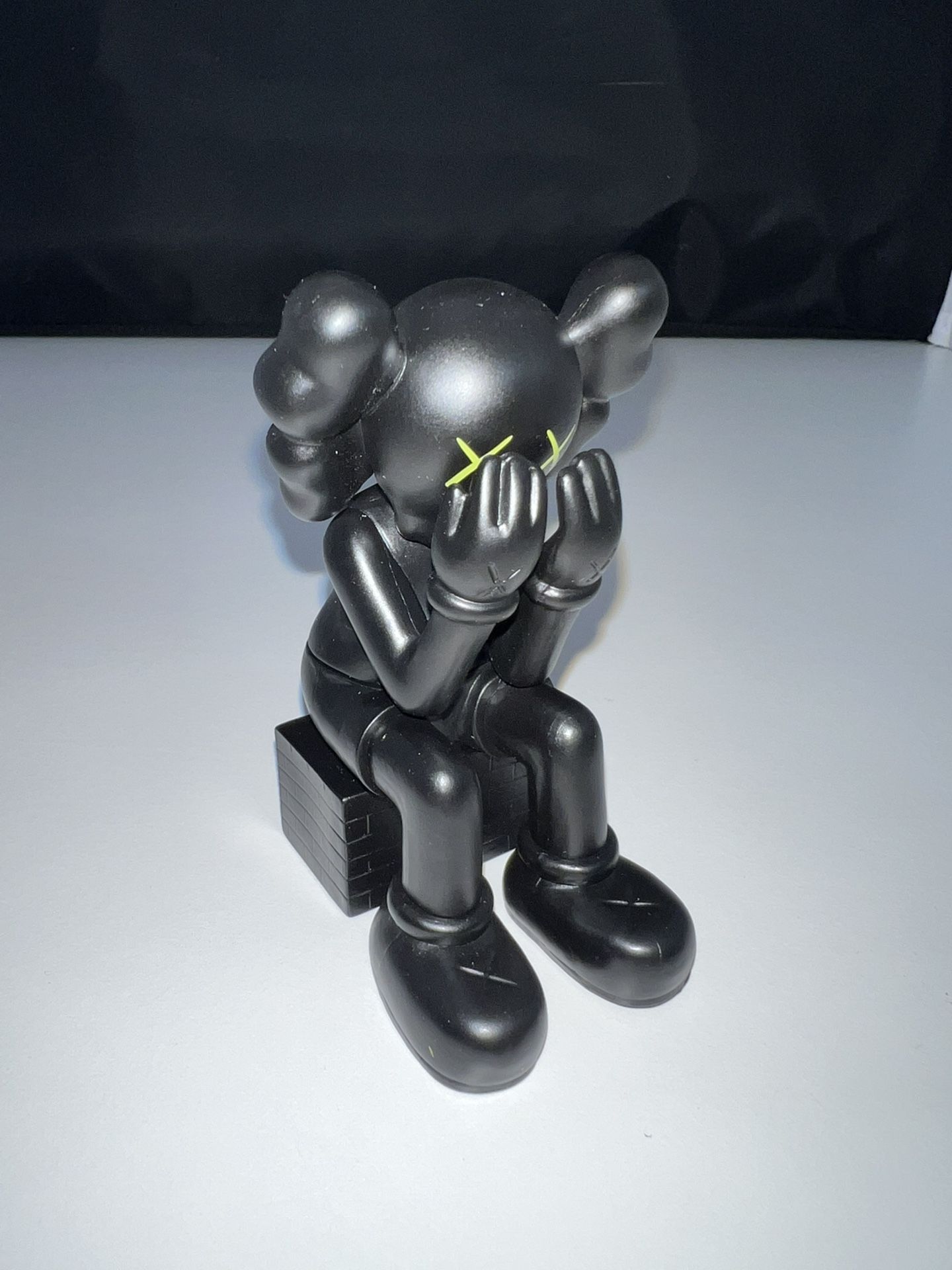 KAWS Inspired Sculpture Bear Figure Collectibles Building Blocks Sitting HAND in Face Decoration, Model Toy Unique Gift Hypebeast - Black