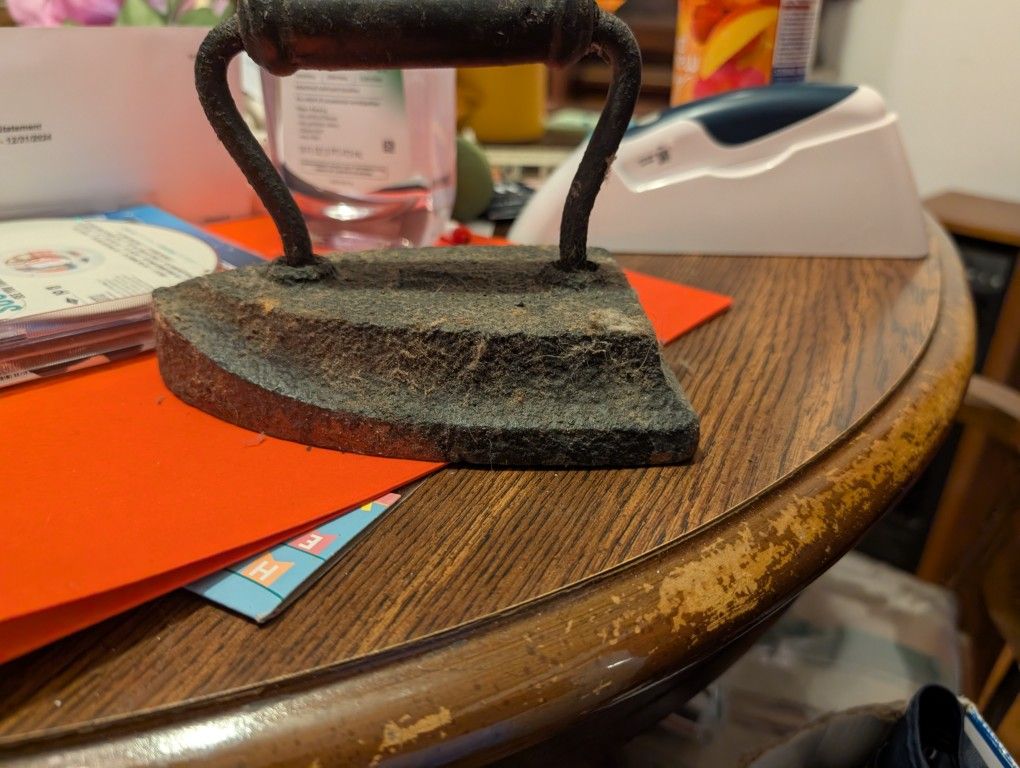 Vintage Cast Iron - Iron