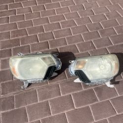 2013 Toyota Tacoma front headlights 