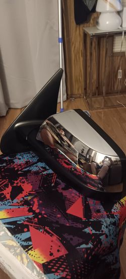 Toyota Tundra side mirrors