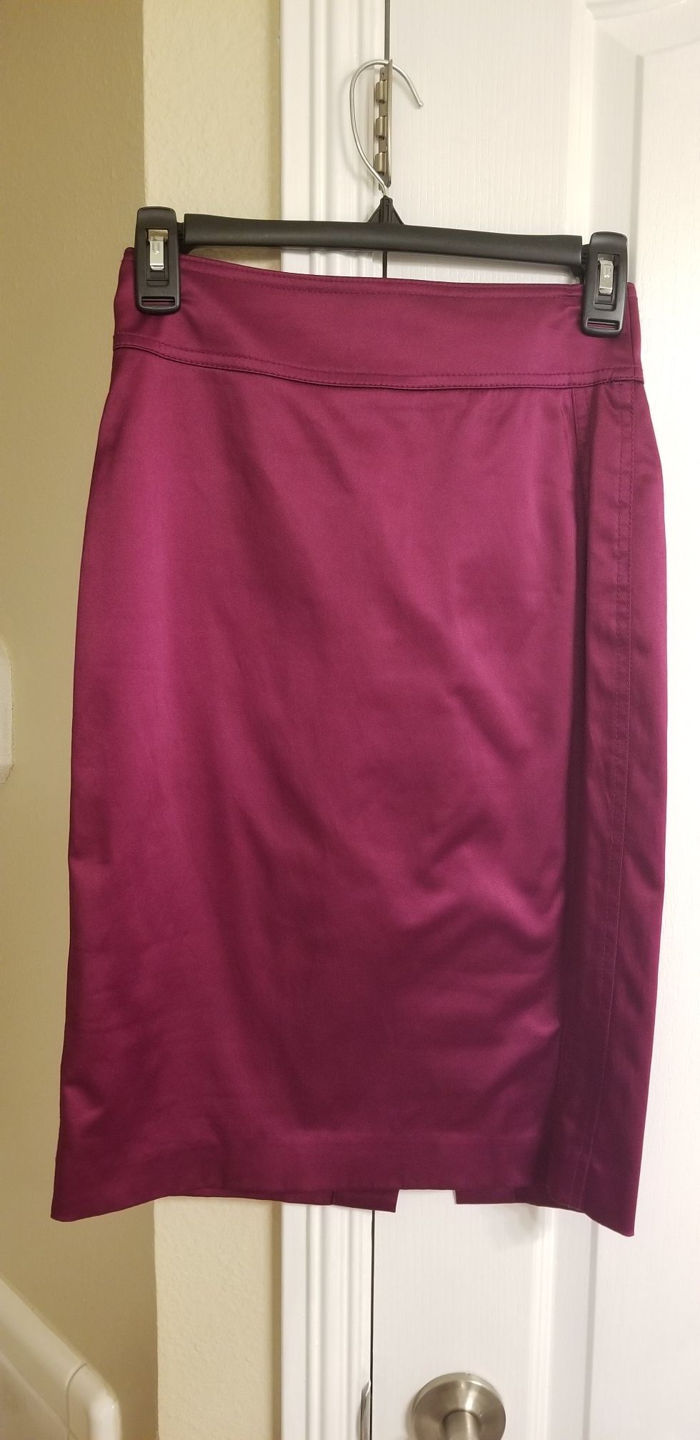 Guess by Marciano Satin Pencil skirt