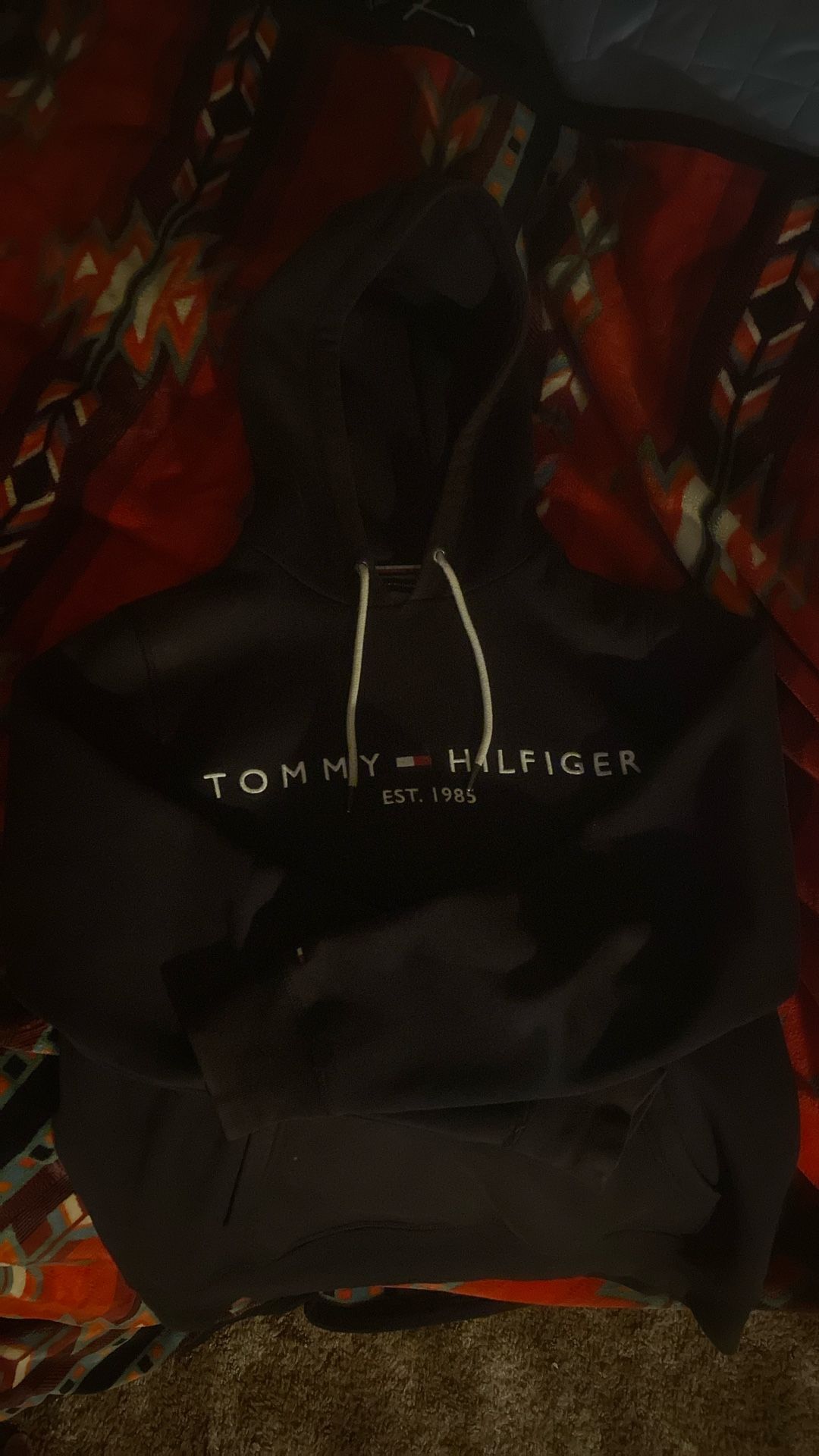 Tommy Hilfiger( Black Large Pullover)