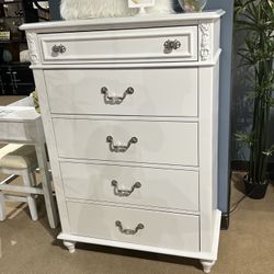 Belva White Chest Of Drawers 
