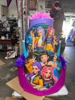 K-pop demon hunters pastel piñata