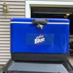 ATTN:  CAMPERS OR TAILGATERS:  LABATT BLUE COLEMAN VINTAGE 54 QUART COOLER & HUGE DUFFEL BAG NEW IN BAG