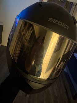 Motorcycle helmet