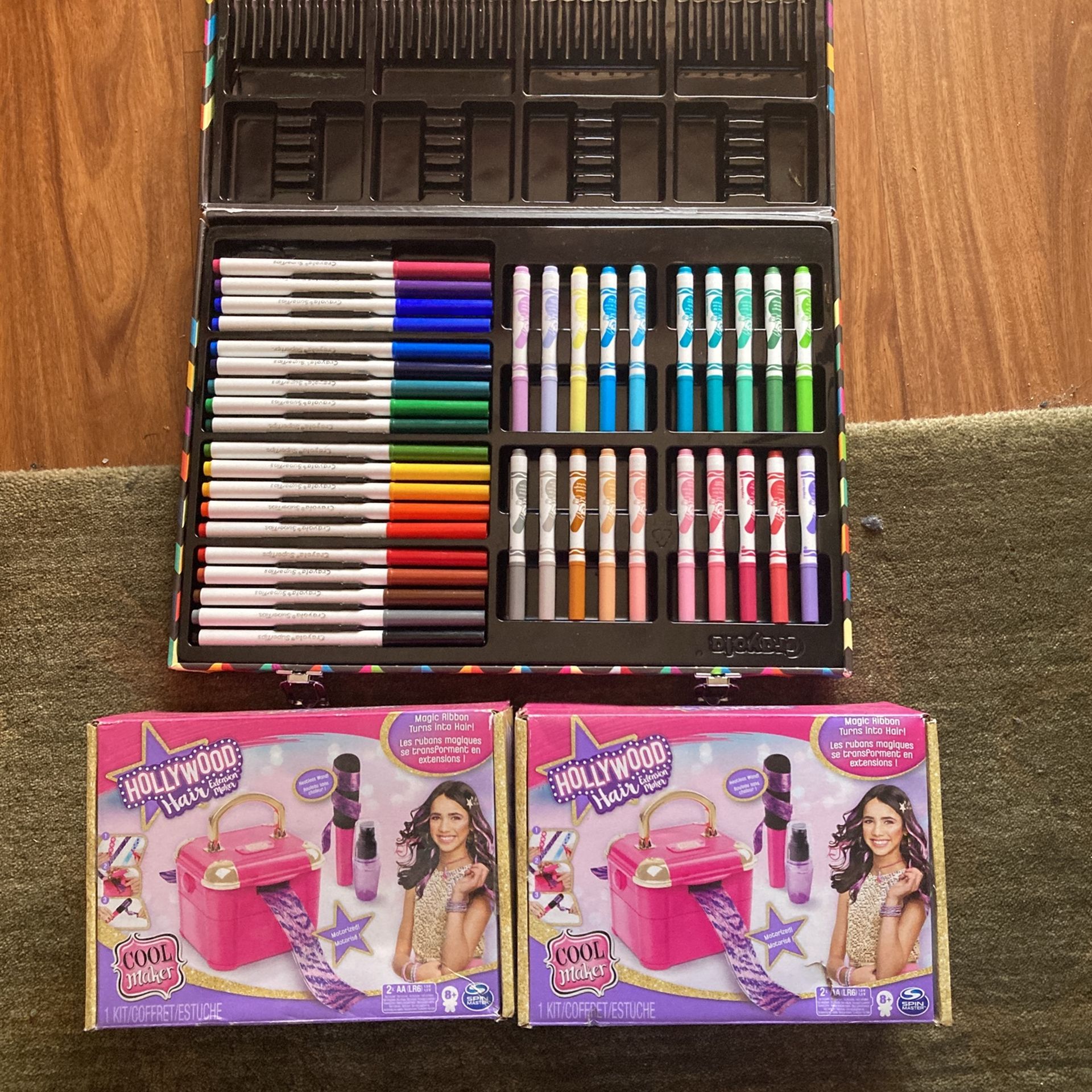 45 New Crayola Ink Pens And Two Hollywood Hair sets