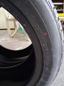 2  uniroyal tiger paw. Gtz all season 245/45 zr17