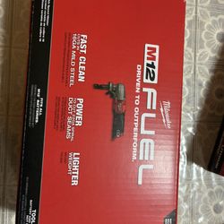 M12 Milwaukee Fuel 16 Gauge Variable Speed Nibbler Tool Only 2476-20