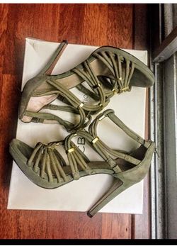 BCBG Nubuck Suede Heels w/box - 7.5