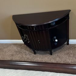 Console Table/Small Buffet