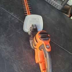 Black & Decker BEHTS300  120V 3.8 Amp 20" Electric Hedge Trimmer