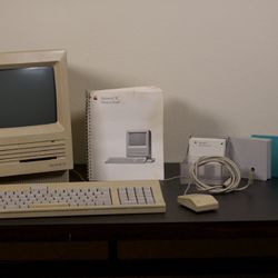 1987 Macintosh SE 