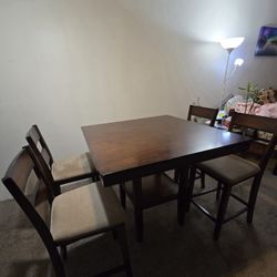 Macy's Dining Table With 4 Chairs
