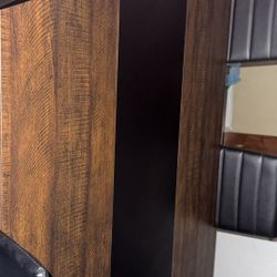 Dining Room Table And Chair 