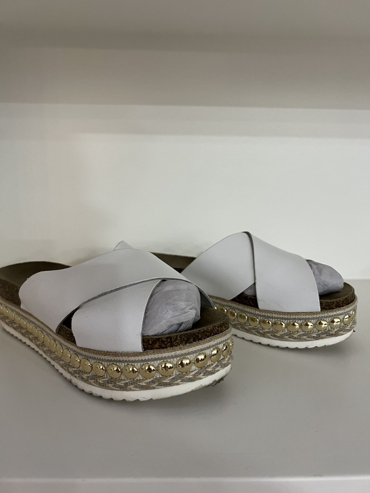 Platform Slides With Studs
