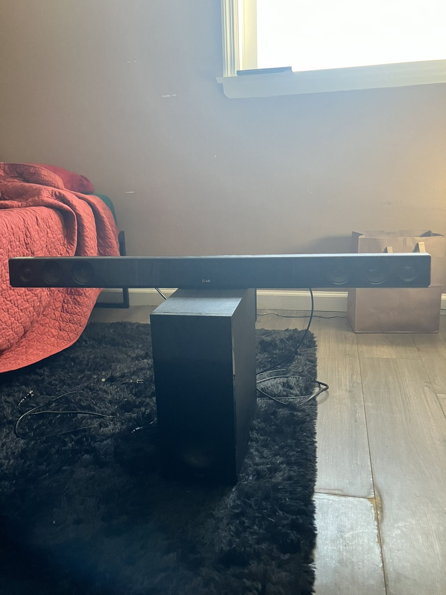LG Surround Sound 2.1 Channel Subwoofer And Soundbar