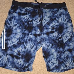 MEDIUM MENS SWIM SHORTS