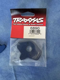 Traxxas 6890 Motor Mount New