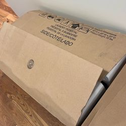 Laundry Pedestal (Brand New)