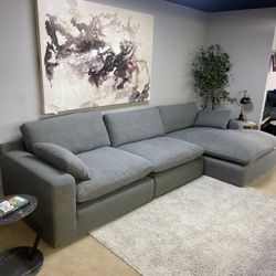 Elyza Smoke 3pc Sectional w/ RAF Chaise