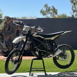 Surron Ultra Bee 