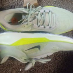 NEW MENS SIZE 11 SHOES