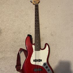 FENDER BASS GUITAR