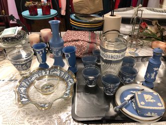 Egyptian collection water picture glasses , chips and dip,soap case paper cutter wine goblets candy dish all together 18 pieces collectible .