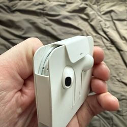 Apple Wired Earbuds 