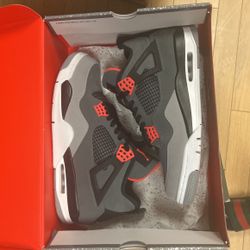 Jordan 4 