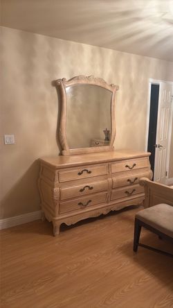 Bedroom set