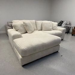 Lindyn Ivory 2-Piece LAF Sectional