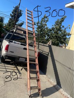 Excellent condition, 32 feet and more sizes available fiberglass extension, Ladders
