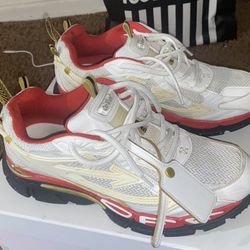 Off White Sz 42/ Sz 9 Men